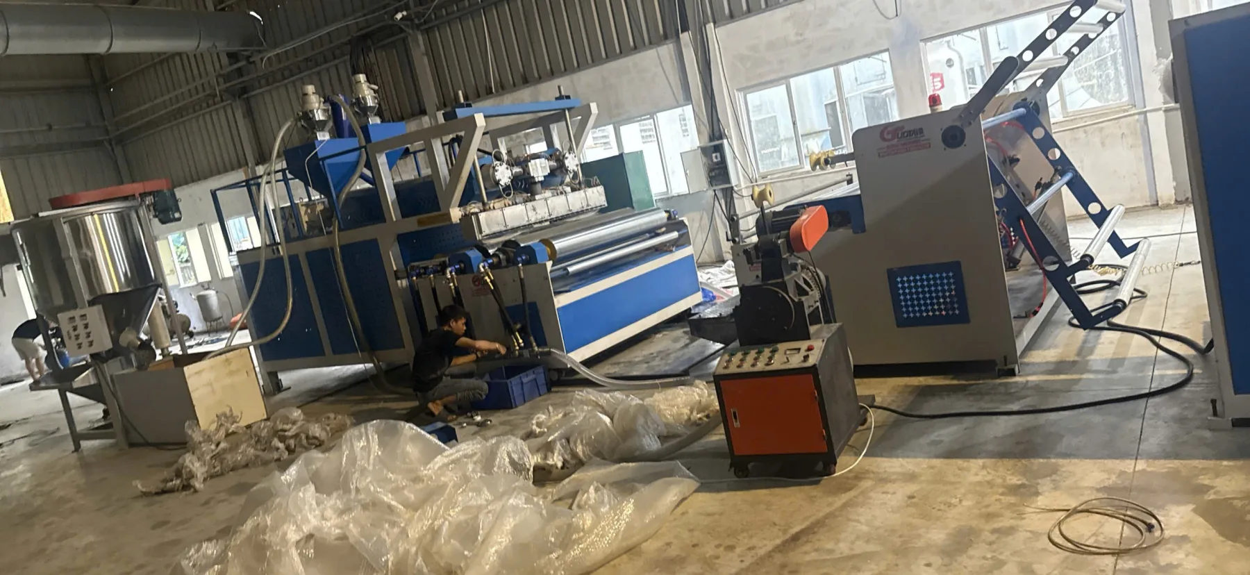 Máy sản xuất xốp hơi tốc độ cao 2 trục vít khổ 1600mm